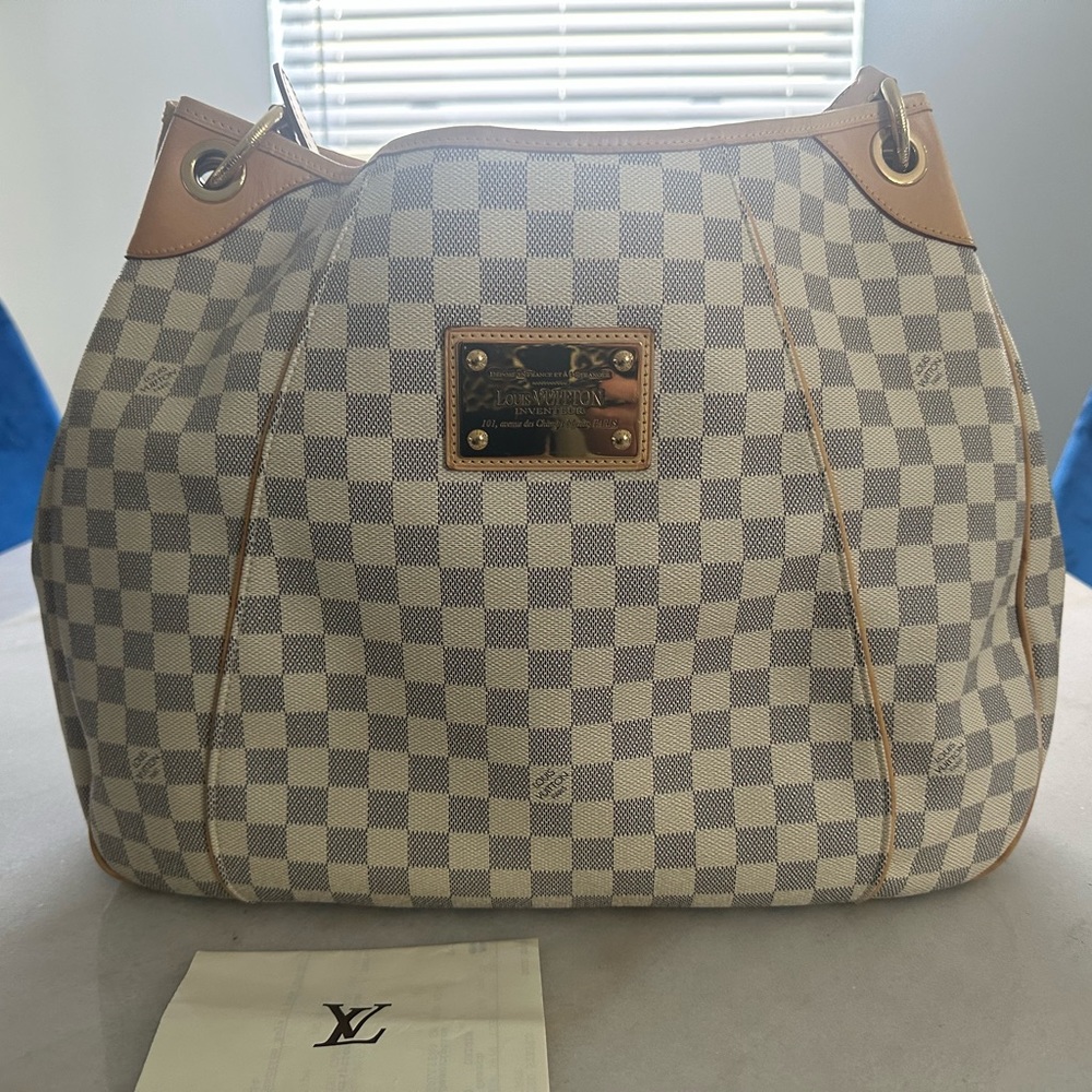 Louis Vuitton Galliera GM Handbag